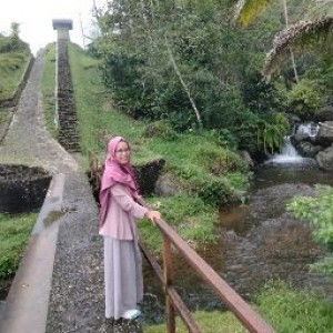 laelatul latifah profile icon