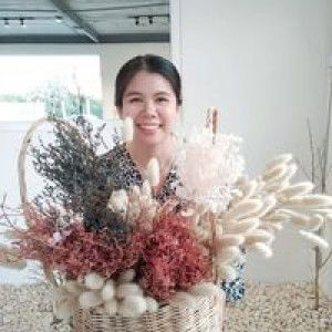 Nui Chalermporn profile icon