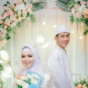 Desi Karmita profile icon