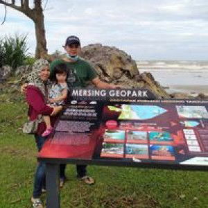 Ellya Hassan profile icon