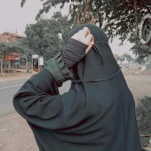 astuti Wahyuningsih profile icon