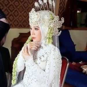 Putri Dwi Handayani profile icon