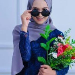 Julia Mony Santika profile icon