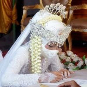 Wahyu Dwi Cahyaningrum profile icon