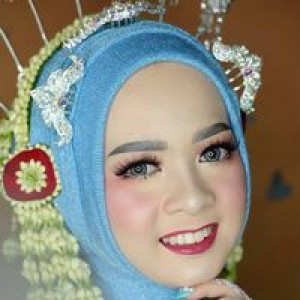 Devi Lutvita Sari profile icon