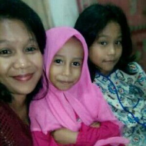 Srie Mutia sari& Ingrid Stefani s profile icon