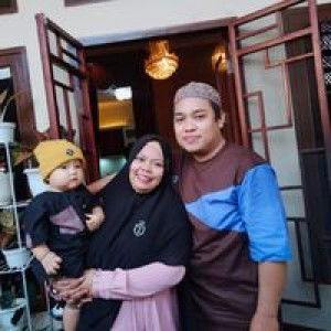 Yustri Wahyuningrum profile icon