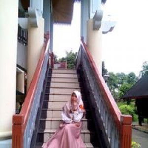 Rizka Andriyaningsih profile icon