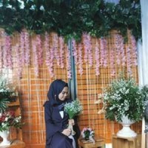 Siti Komariah profile icon