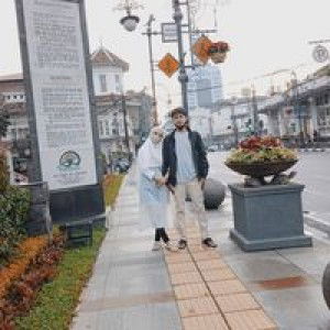 Ine Kusrini profile icon