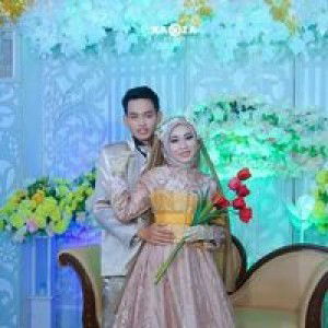 Ela Madani profile icon