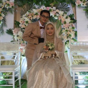 Desty Rosdianti profile icon