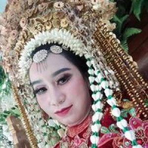 Indri Ratnasari profile icon