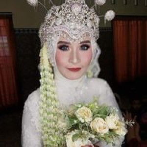 Erasti Pratiwi profile icon