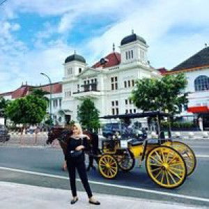 Esti Widayanti profile icon