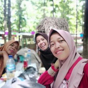 Nur Azizah profile icon