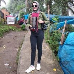 julia wati profile icon