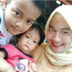 listyani putri nur indahsari profile icon