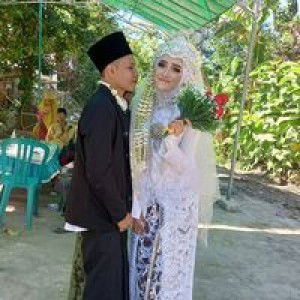 Rahma Aminatuz Zuhriyyah profile icon