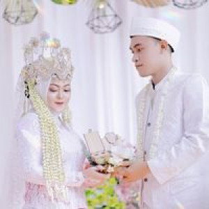 Sitinur Trianawati profile icon