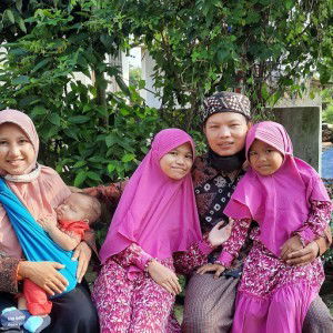 Lilih Solihat profile icon