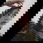 Leni Monika profile icon