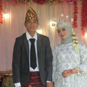 Nopi Inton Sari profile icon