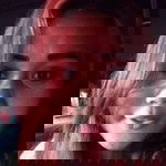 Revinia Larasati29 profile icon