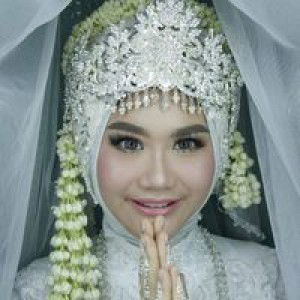 Uli Yulia profile icon