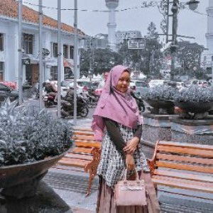 eliyanti pipit profile icon