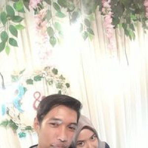 Reny Aniswati profile icon