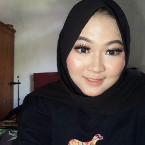 Sri Wahyuni profile icon