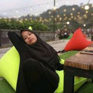 Eviie Nurhayatiie profile icon