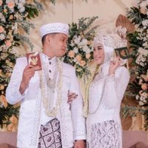 Novita Sari profile icon