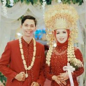 Luci Juniarti profile icon