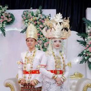 Leni Komala Sari profile icon