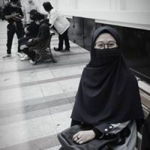 Sri Haryati profile icon