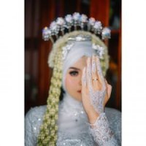 Yuni Nur H profile icon