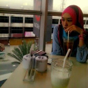 Hesty Herlina profile icon