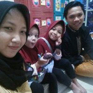 Dewi Wulan Suci profile icon