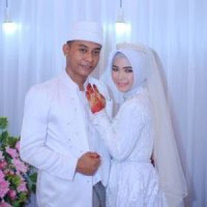 Dedek Wahyuni profile icon