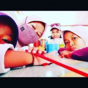 ReniWati profile icon