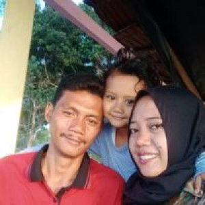 Rina Sari profile icon