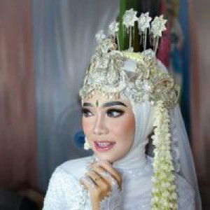 Ajheng Intan profile icon