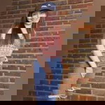 Flora mae Magriña profile icon