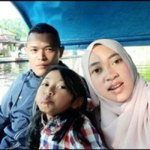 Lilis Naura Sujarno profile icon