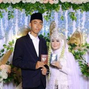 Elma Wahyuni profile icon