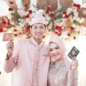 Dwi Nur Aini profile icon