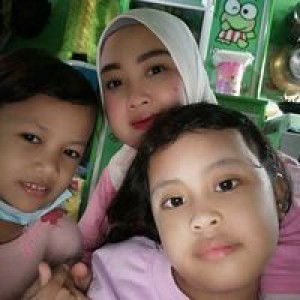 Eva Ummi Naila profile icon