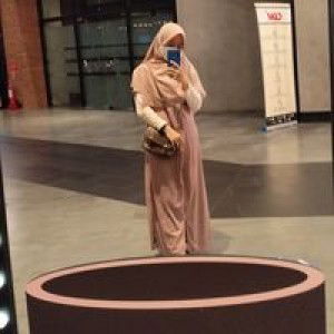 Resti Sri Wulandari profile icon